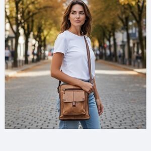 Fossil Authentic Vintage Distressd Tan Genuine Leather Crossbody Bag Purse